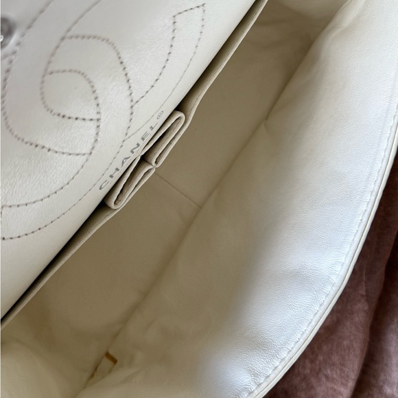 CHANEL White Calfskin Reissue 226 Size SHW - Picture 16 of 16